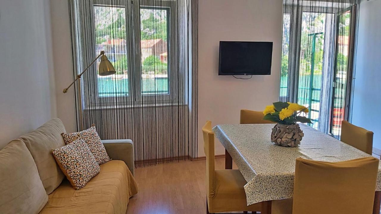 Apartment Mandic Omiš Zewnętrze zdjęcie